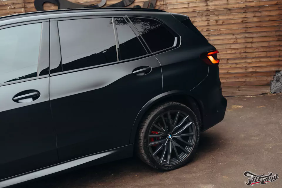 Забронировали матовый BMW X5 прозрачным сатиновым полиуретаном!